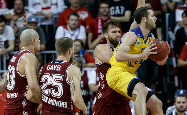 继续肩负起 继续肩负起