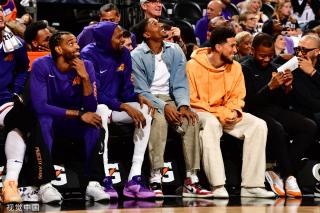 据场上情况 据场上情况